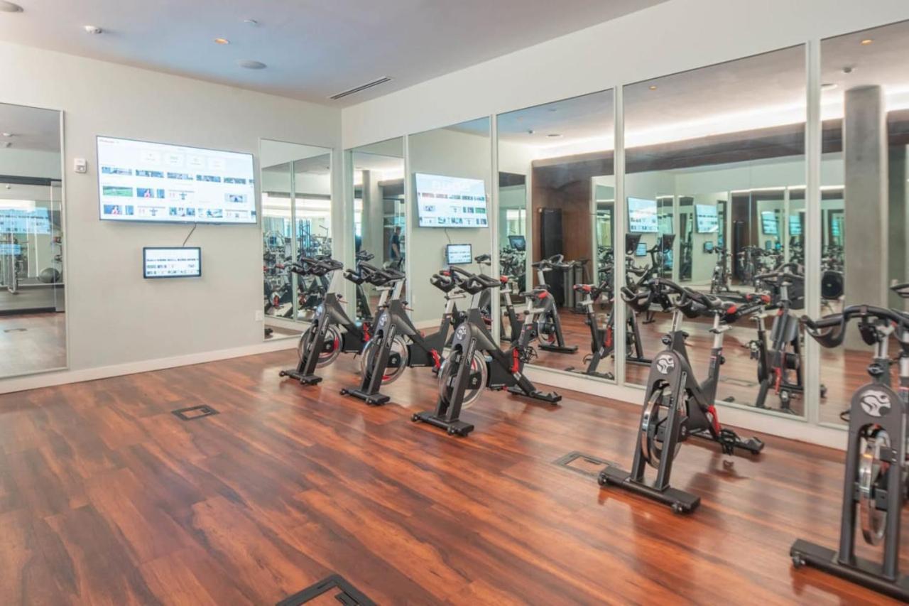 Stylish 1Bd - Pool, Gym, Parking, W-D - Sleeps 4 Apartment Tempe Exterior photo