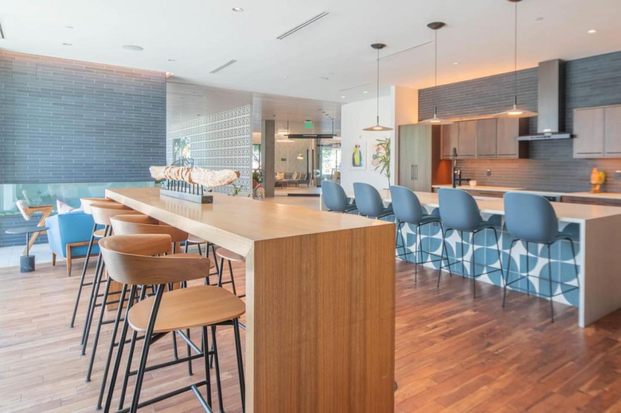 Stylish 1Bd - Pool, Gym, Parking, W-D - Sleeps 4 Apartment Tempe Exterior photo