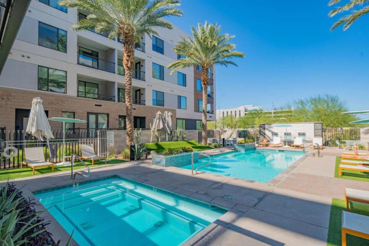 Stylish 1Bd - Pool, Gym, Parking, W-D - Sleeps 4 Apartment Tempe Exterior photo