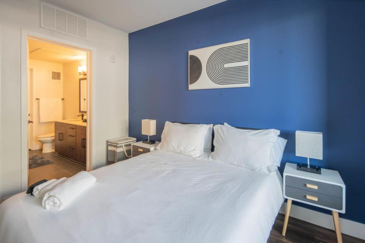 Stylish 1Bd - Pool, Gym, Parking, W-D - Sleeps 4 Apartment Tempe Exterior photo