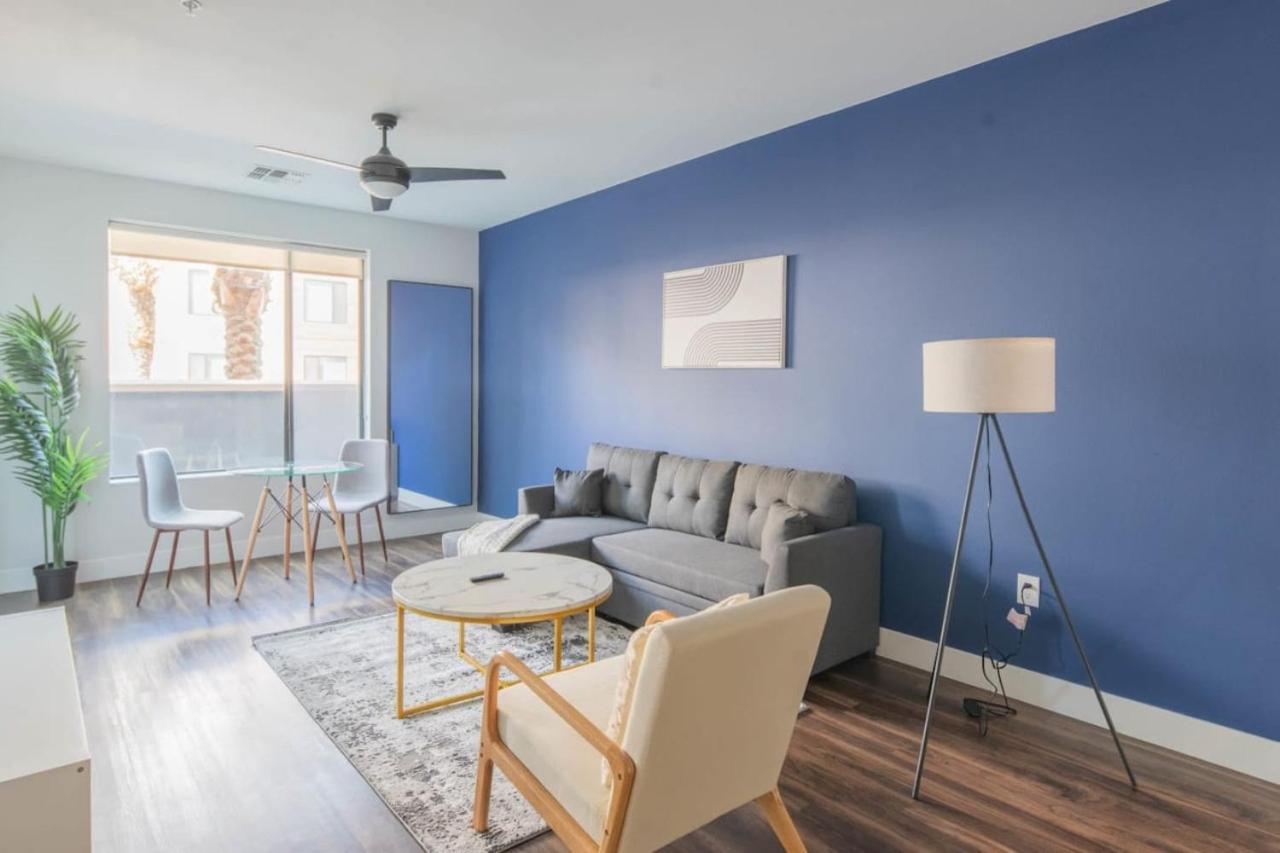 Stylish 1Bd - Pool, Gym, Parking, W-D - Sleeps 4 Apartment Tempe Exterior photo